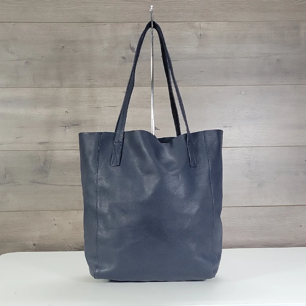J.Crew Classic Navy Leather Tote Bag - Everyday Carry